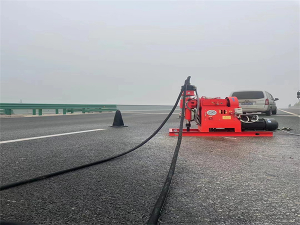 逊克马路路基路面开裂下沉注浆加固灌浆